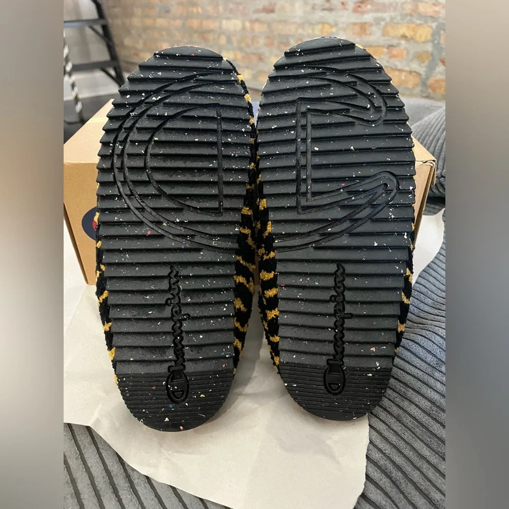 CHAMPION UNIVERSITY WAVES TERRY CLOTH COMFORT SLIPPERS IOB